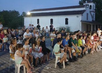 Ζωντάνεψε η παράδοση στη Φανερωμένη με θέατρο σκιών