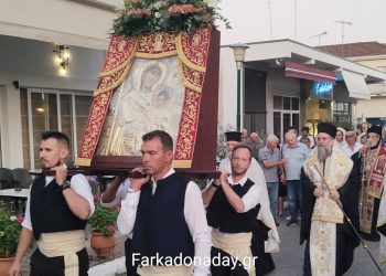 Κλήρος και λαός λιτάνευσαν την  Εικόνα της Παναγίας Πορταΐτισσας στην Οιχαλία