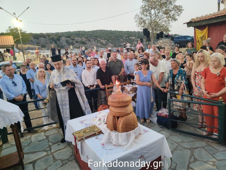 Μεγαλοπρεπής εορτασμός της Αγίας Παρασκευής στο Ζουρ Παππά στον Πετρόπορο