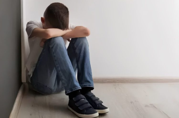 80χρονος στην Λάρισα προσέγγισε 15χρονο και του πρόσφερε χρήματα έχοντας πονηρό σκοπό – Τον πήγε σπίτι του…