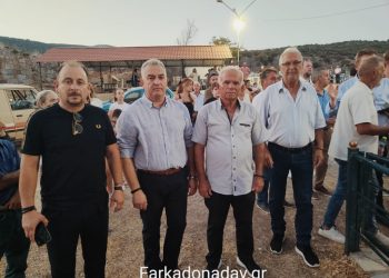 Ο Μπαγιώτης δίπλα στους δημότες….