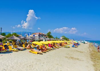 Σοκ για μητέρα μικρού κοριτσιού σε παραλία της Λάρισας: Νεαρός παρατηρούσε κοριτσάκια στην αμμουδιά και προέβαινε σε αποτρόπαιες πράξεις