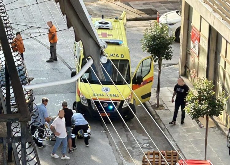 Tροχαίο με τραυματισμό ποδηλάτισσας σήμερα το πρωί στην Καρδίτσα