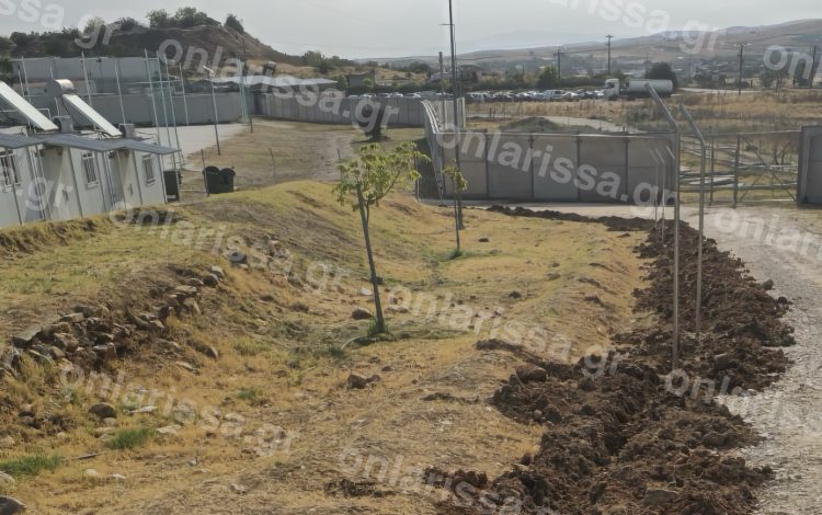 Δείτε φωτογραφίες: Προχωρούν οι εργασίες για τη δημιουργία «φυλακής» παράνομων μεταναστών στο Κουτσόχερο