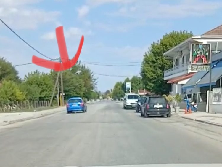 Επικίνδυνη οδηγική συμπεριφορά στο Μεγαλοχώρι – Οδηγός κινείται στο αντίθετο ρεύμα κυκλοφορίας [ΒΙΝΤΕΟ]