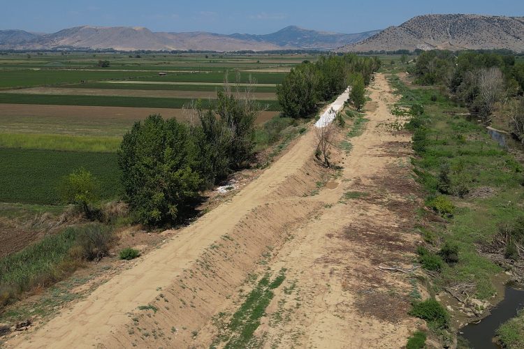 Με εντατικό ρυθμό δηλώνει  η Περιφέρεια πως προχωρούν  οι εργασίες αποκατάστασης της πεδινής κοίτης του ποταμού Καλέντζη