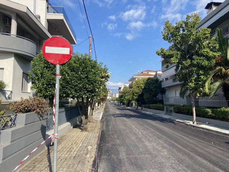 Ασφαλτος και στην οδό Χαρ. Τρικούπη από τον Δήμο Τρικκαίων