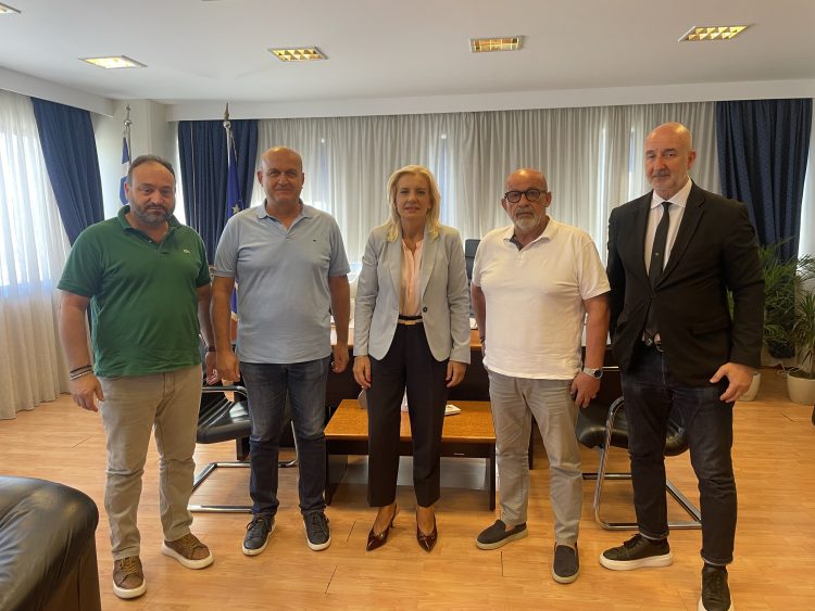 Συνάντηση του Δημάρχου Φαρκαδόνας με τη Γενική Γραμματέα της Αποκεντρωμένης