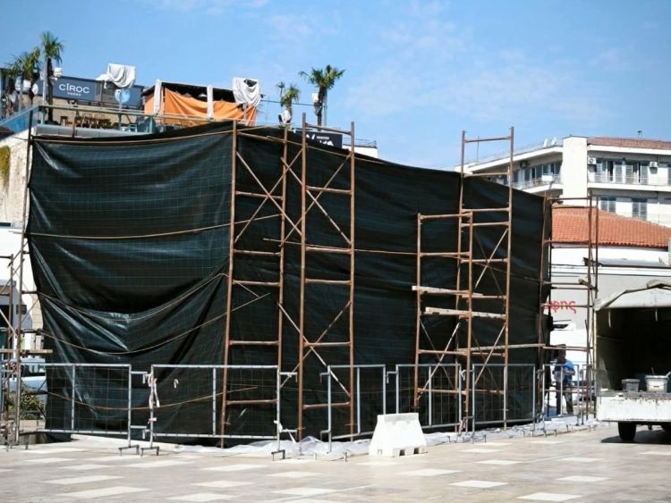 «Να κλείσει η πλατεία για ένα μήνα» – Παρέμβαση Ηλιάδη για τις αστοχίες στο έργο