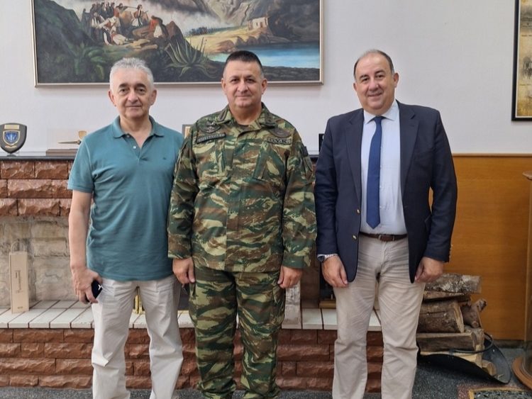 Εθιμοτυπική επίσκεψη του Διευθυντή Δευτεροβάθμιας Εκπαίδευσης στη Σ.Μ.Υ.