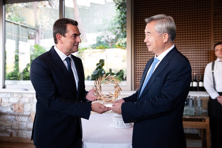 Συνάντηση Σκρέκα με τον Κινέζο Li Xi, μέλος της Διαρκούς Επιτροπής της Κεντρικής Επιτροπής του Κομμουνιστικού Κόμματος της Κίνας