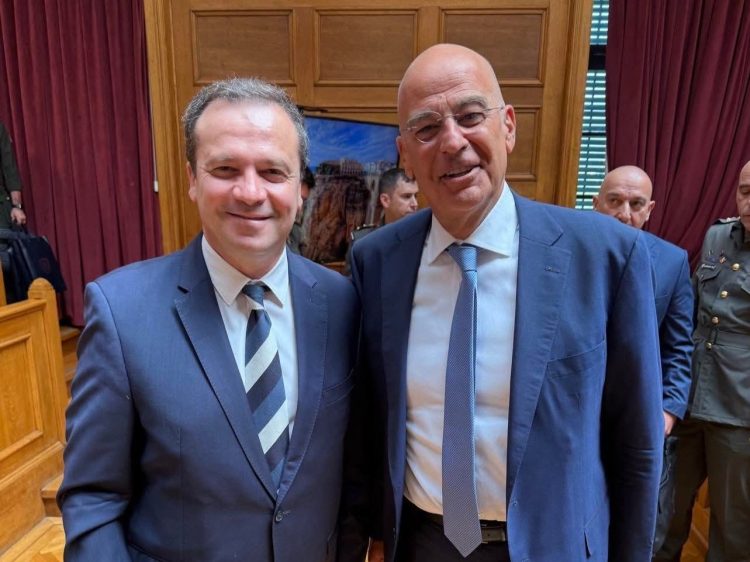 Το γαλάζιο «λάβαρο» κοντοζυγώνει;