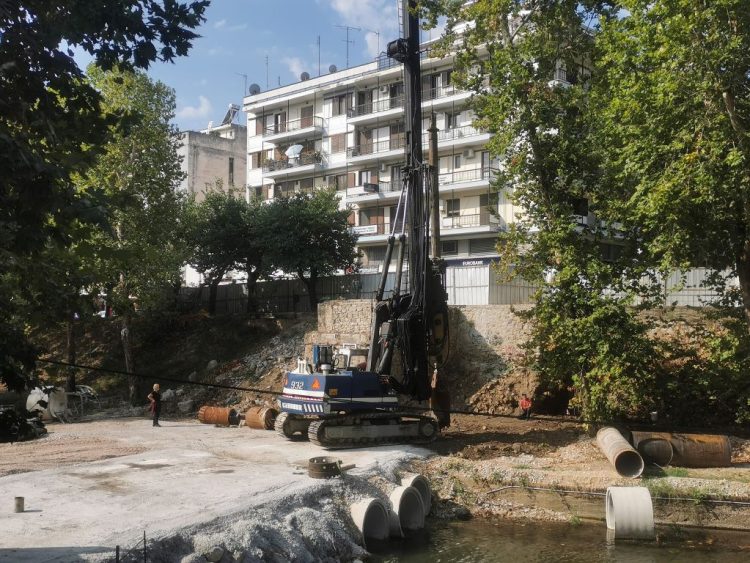 Πρώτη πασσαλόπηξη στη γέφυρα Μαρούγγαινας