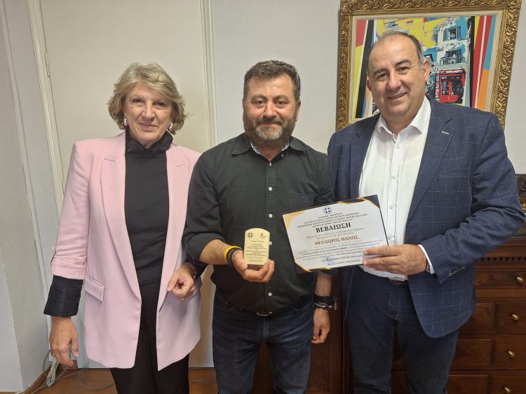Επίσκεψη Καθηγητή Θάνου στη Διεύθυνση Δευτεροβάθμιας Εκπαίδευσης Τρικάλων