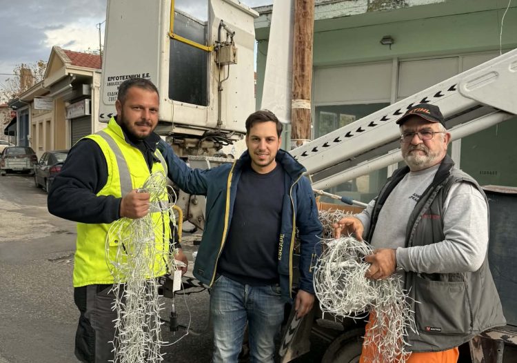 Η Φαρκαδόνα ετοιμάζεται να λάμψει τα Χριστούγεννα!
