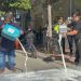 Κτηνοτρόφοι στη Λάρισα πέταξαν γάλα έξω από το γραφείο του  Κέλλα – Ζητούν αποζημιώσεις και στήριξη για τα κοπάδια τους