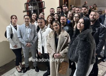 Βάπτιση ενήλικα με τον Σφυρλίδα νονο!