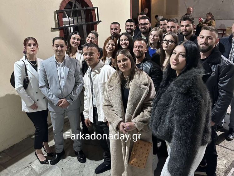Βάπτιση ενήλικα με τον Σφυρλίδα νονο!
