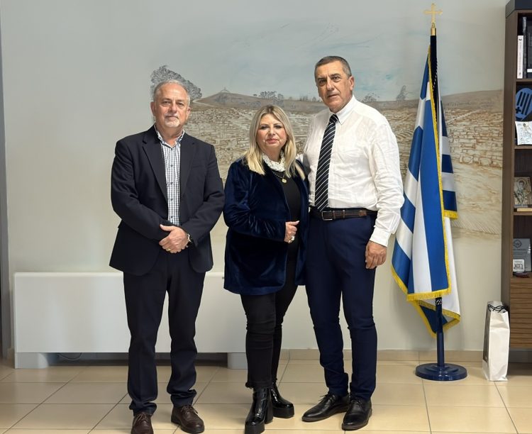 Συνάντηση Κουρέτα με τη Διευθύντρια Δευτεροβάθμιας Εκπαίδευσης Καρδίτσας