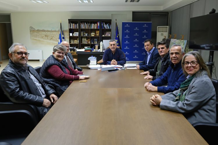 Συνάντηση του Περιφερειάρχη Θεσσαλίας με εκπροσώπους Συλλόγων Τριτέκνων