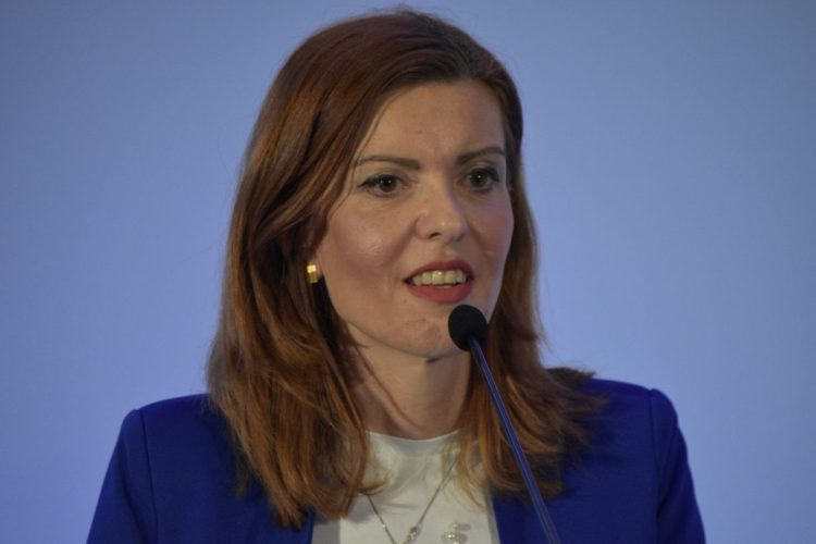 Ανδριάνα Κομήτσα: « Σπάμε τον κύκλο της ιδρυματοποίησης για τα κακοποιημένα παιδιά »