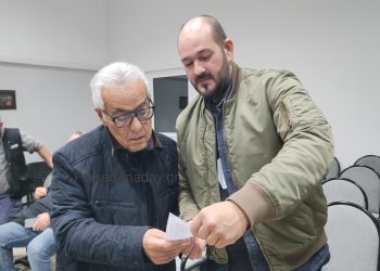 Μαθήματα πολιτικής δεξιοτεχνίας από τον «Μαύρο» στον νεαρό πρόεδρο του Πετροπόρου