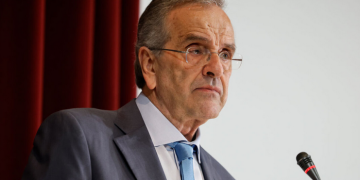 «Σταθμίζω την κατάσταση»… Το μήνυμα Σαμαρά και τα σενάρια για νέο κόμμα