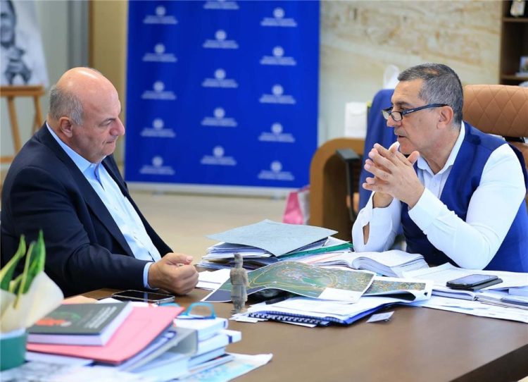 Σκληρή απάντηση της Περιφέρειας Θεσσαλίας στον Τσιάρα: «Η ευθύνη για τα εμβόλια είναι του Υπουργείου»