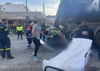 Τραγωδία στη Λάρισα: Νεκρή γυναίκα που παρασύρθηκε από φορτηγό