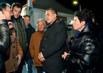 Ο Κουρέτας με τους αγρότες της Νίκαιας: Την επόμενη φορά ας χτυπήσουν εμένα πρώτα