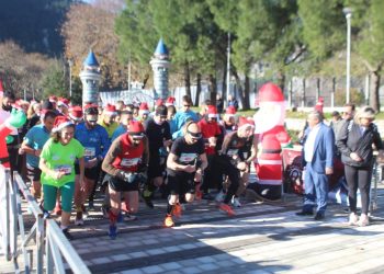 Μεγάλη επιτυχία σημείωσε το 2ο Santa Run Πύλης
