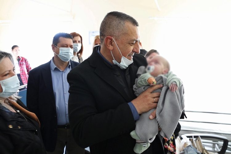 Δώρα, ευχές και ουσιαστική παρουσία του Κουρέτα  στο Πανεπιστημιακό Νοσοκομείο