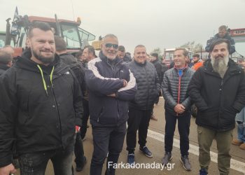 Δυναμικό μπλόκο αγροτών στον Ε65 με πάνω από 100 τρακτέρ από τα χωριά της Φαρκαδόνας