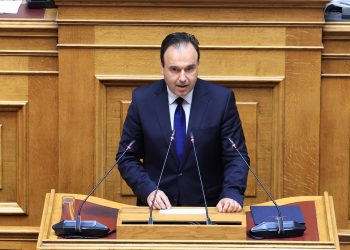 Παπαστεργίου: «Η Κυβέρνηση δε στέλνει τον λογαριασμό στις επόμενες γενιές, αλλά δημιουργεί για αυτές μία χώρα που αξίζει να ζεις»