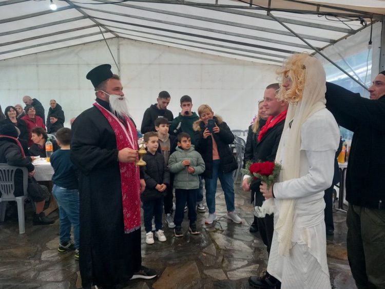 Αναβίωσαν τα έθιμα στο Παλαιομονάστηρο «ΚΑΛΙΚΑΤΖΑΡΙΑ» και τσιγαρίδες