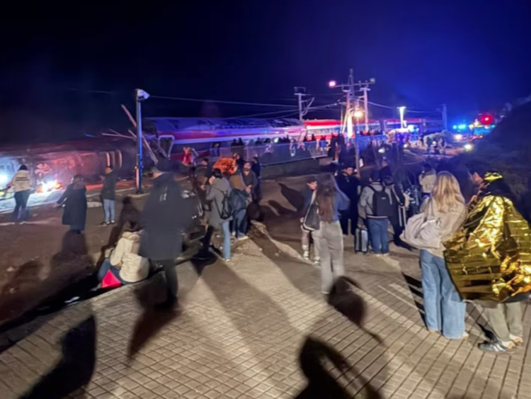 39 νεκροί από εκτροχιασμό και σύγκρουση τρένων στην Κόρδοβα
