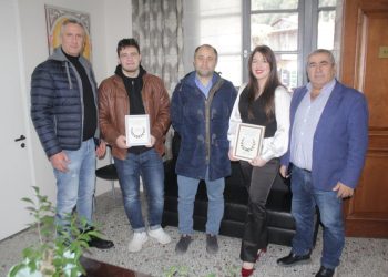 Bράβευση δύο αθλητών από τον Δήμαρχο Πύλης