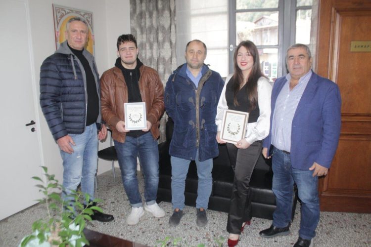 Bράβευση δύο αθλητών από τον Δήμαρχο Πύλης