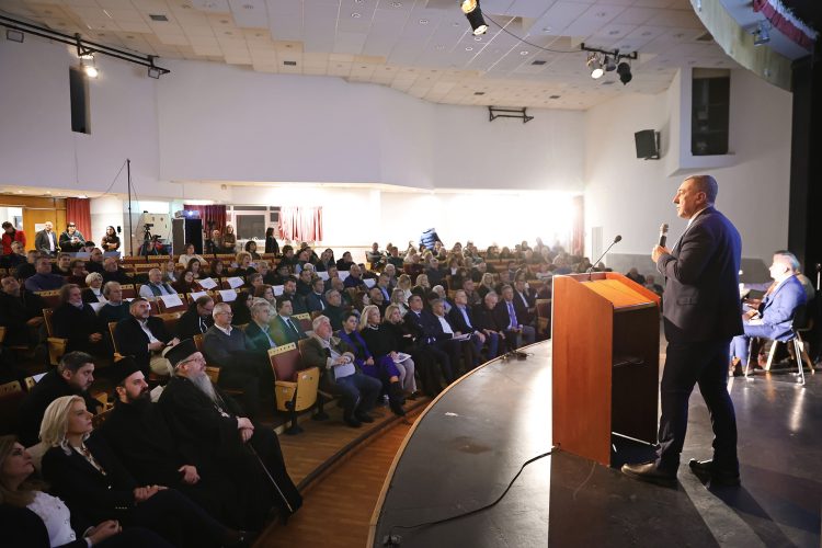 Απολογισμός Κουρέτα για το έργο στην Περιφέρεια