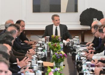 Συνάντηση χωρίς συμφωνία: «Όχι» των αγροτών στο Μαξίμου – συνεχίζονται τα μπλόκα