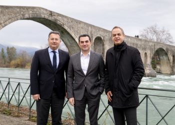 Στην Άρτα ο Σκρέκας – Συνεχίζει τις περιοδείες σε όλη την Ελλάδα
