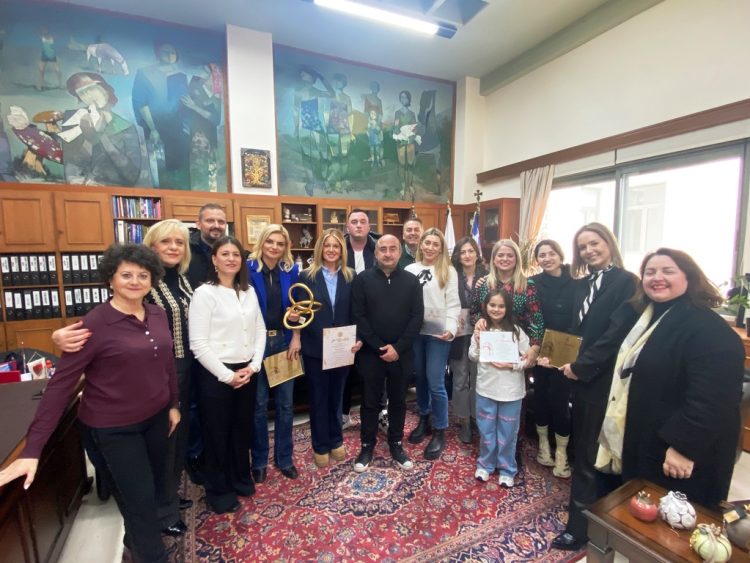 Επιδόθηκαν τα βραβεία για τους καλύτερους στολισμούς των Χριστουγέννων στα Τρίκαλα