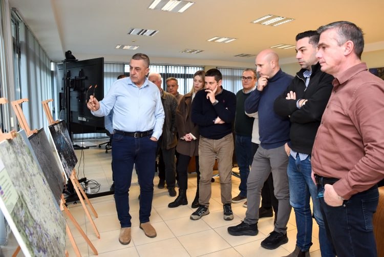 Συνάντηση Κουρέτα με Γεωπονικό Σύλλογο Λάρισας για υδατικό και κτηνοτροφία