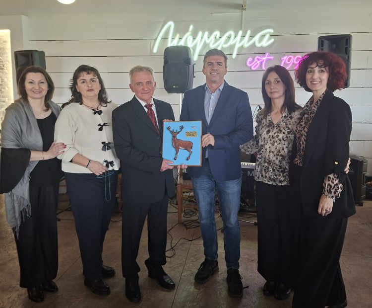 Τιμητική βράβευση του Σάκη Παιδή από τον Μορφωτικό Σύλλογο Ελάφου – Μια συνεργασία με επίκεντρο την εξωστρέφεια και τον πολιτισμό