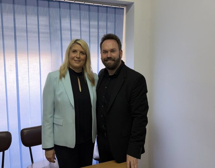 Ο Τσίγκας «χτυπάει» με μήνυμα ενότητας και βλέμμα στο 2026