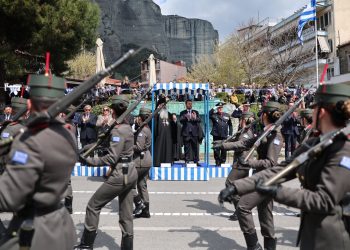 Παρέλαση 25 Μαρτίου  στην Καλαμπάκα