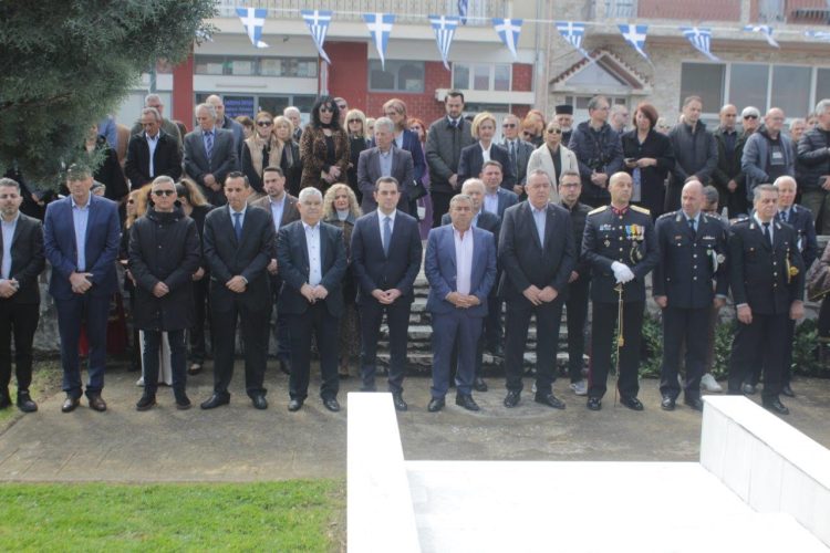 Μεγαλειώδη παρέλαση της μαθητιώσας νεολαίας και Αγήματος της ΣΜΥ  στην Πύλη