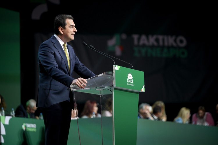 Σκρέκας στο Συνέδριο του ΠΑΣΟΚ: «Απέναντι στις τοξικές διαιρέσεις, προτάσσουμε τις κομβικές συναινέσεις»