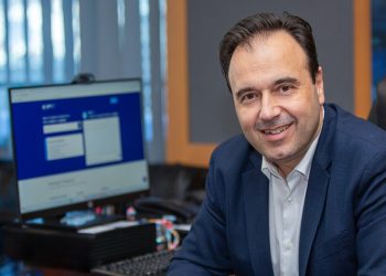 Δημήτρης Παπαστεργίου: «Θέλουμε παιδιά που να μεγαλώνουν φυσιολογικά, όχι μόνο μέσα από τις οθόνες