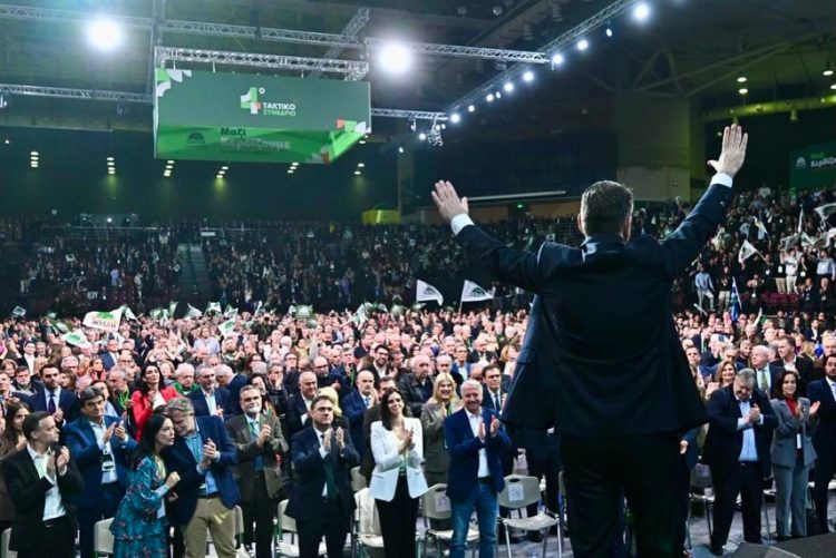 Κόντεψαν να πιαστούν στα χέρια στο ΠΑΣΟΚ